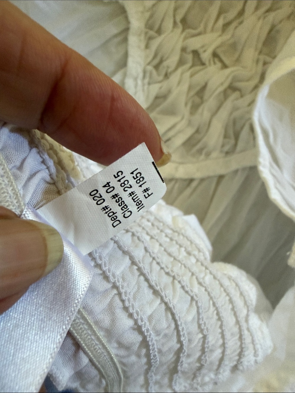 Gilligan & O'Malley White Smocked V-Neck nightgown 💯 %cotton - Picture 13 of 16